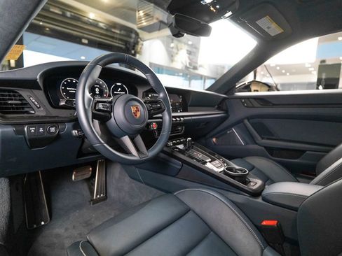 Certified 2025 Porsche 911 Carrera GTS RWD image 4