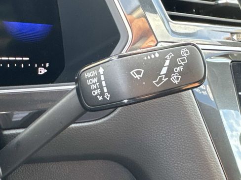 Certified 2023 Volkswagen Tiguan SE image 27