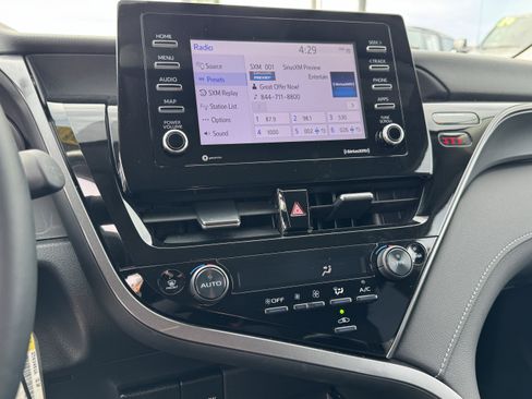 Used 2023 Toyota Camry SE image 24