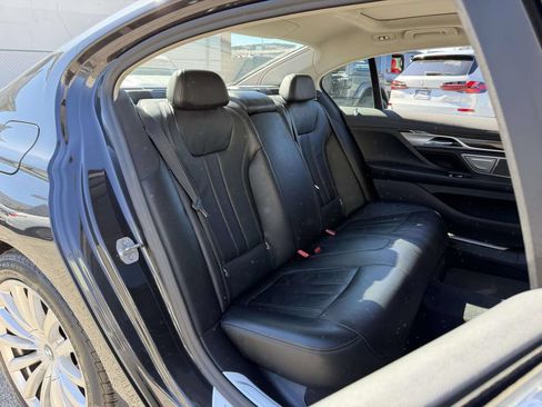 Used 2022 BMW 740i xDrive AWD/4WD image 15