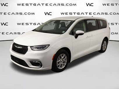 Used 2023 Chrysler Pacifica Touring-L