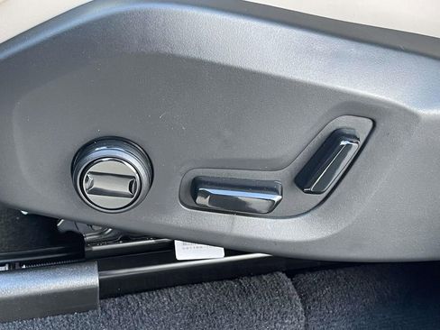 New 2026 Volvo XC90 B6 Plus w/ Protection Package Premier image 8