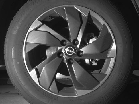 Used 2025 Nissan Rogue SV AWD/4WD image 13