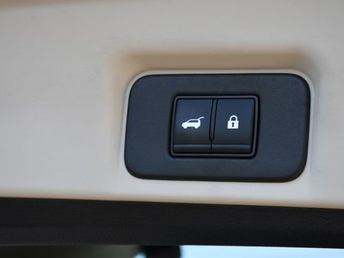 Used 2023 Nissan Ariya AWD/4WD image 24