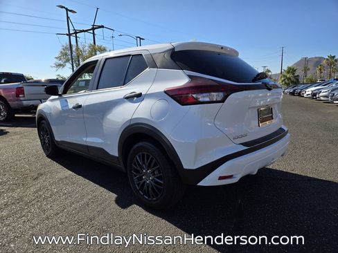 Used 2022 Nissan Kicks S FWD image 4