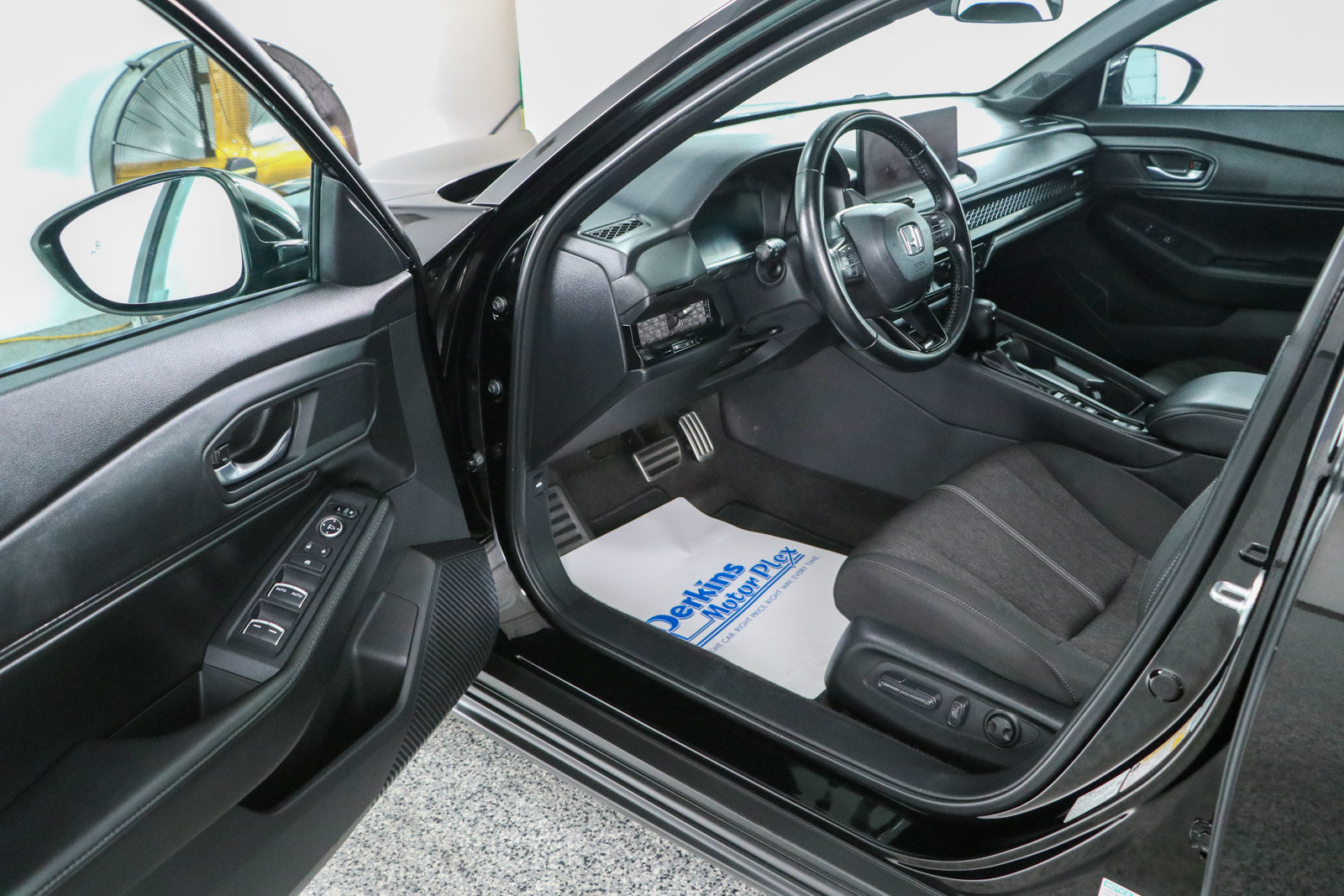Used 2024 Honda Accord Sport image 3
