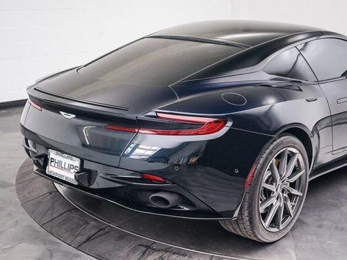 Used 2017 Aston Martin DB11 V12 image 5