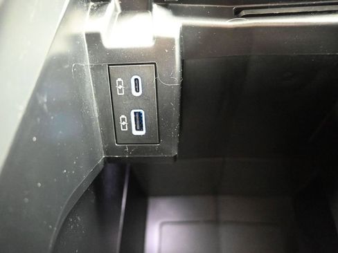 Used 2024 Toyota Sienna XLE image 22