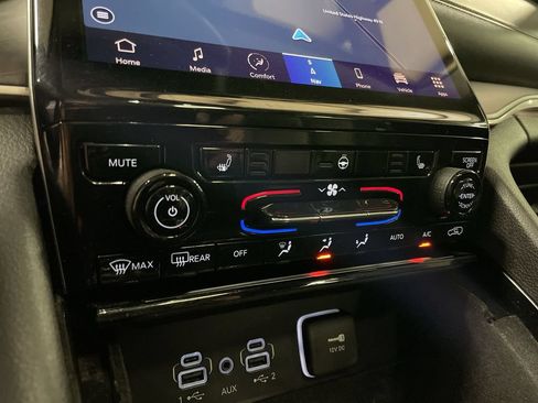 Used 2021 Jeep Grand Cherokee L Limited RWD image 23