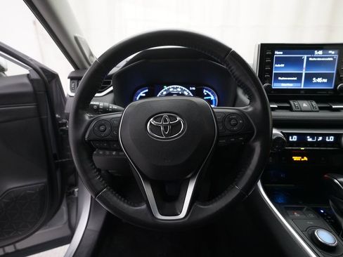 Used 2019 Toyota RAV4 Limited AWD/4WD image 4