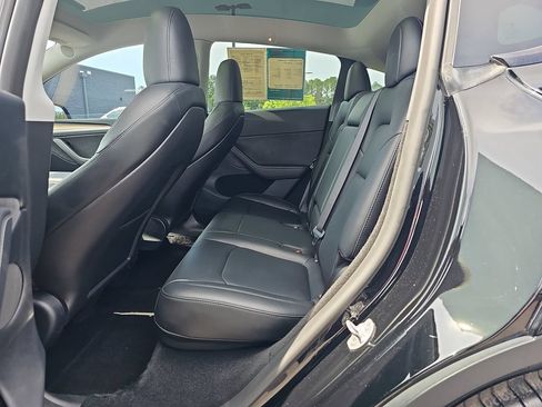 Used 2023 Tesla Model Y Long Range AWD/4WD image 19