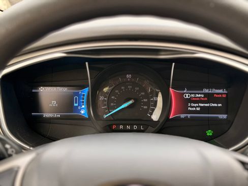 Used 2014 Ford Fusion SE FWD image 28
