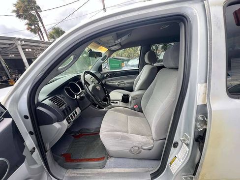 Used 2005 Toyota Tacoma PreRunner RWD image 9