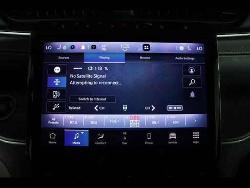 Used 2022 Jeep Grand Cherokee L Limited w/ Black Appearance Package AWD/4WD image 29