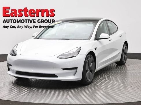 Used 2023 Tesla Model 3 Standard Range RWD image 1