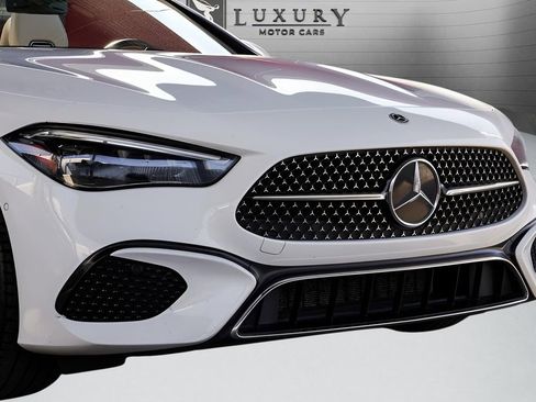 Used 2024 Mercedes-Benz CLE 300 4MATIC Cabriolet image 18