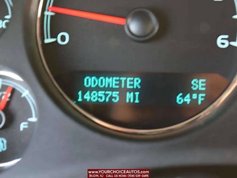 Used 2011 Chevrolet Avalanche LS image 16