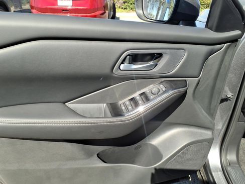 New 2026 Nissan Rogue SV FWD image 10