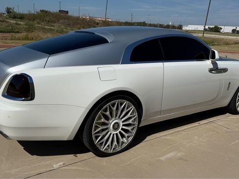 Used 2016 Rolls-Royce Wraith image 10