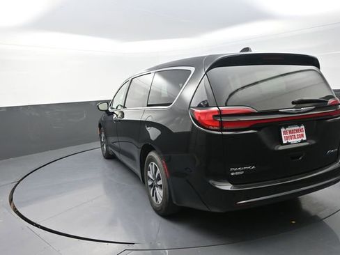 Used 2024 Chrysler Pacifica Limited FWD image 60