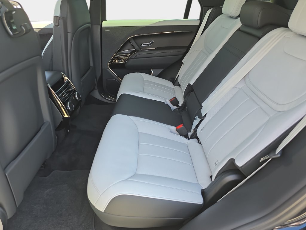 New 2027 Land Rover Range Rover Sport Battersea AWD/4WD image 15