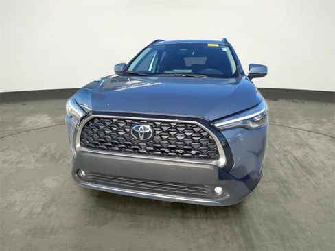 Used 2024 Toyota Corolla Cross XLE image 8