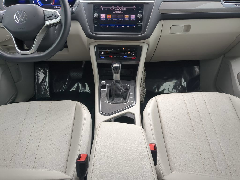 Certified 2022 Volkswagen Tiguan SE FWD image 15