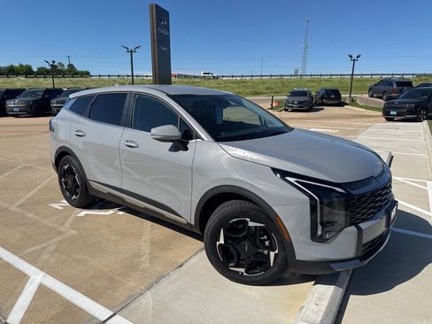 Used 2026 Kia Sportage EX image 1