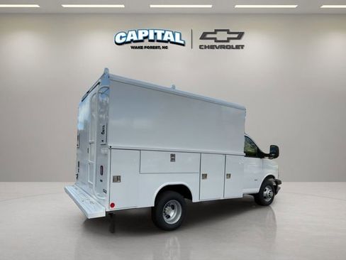 New 2025 Chevrolet Express 3500 w/ Power Convenience Package image 5
