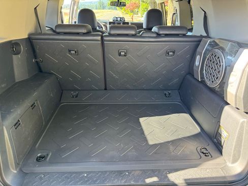 Used 2010 Toyota FJ Cruiser 4WD image 26
