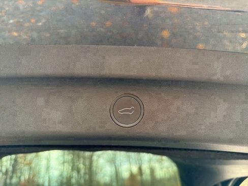 Used 2024 Tesla Model Y Long Range image 14