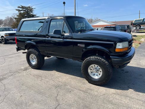 Used 1995 Ford Bronco XLT AWD/4WD image 4