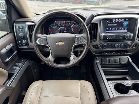 Used 2018 Chevrolet Silverado 1500 LTZ Z71 w/ LTZ Plus Package AWD/4WD image 11