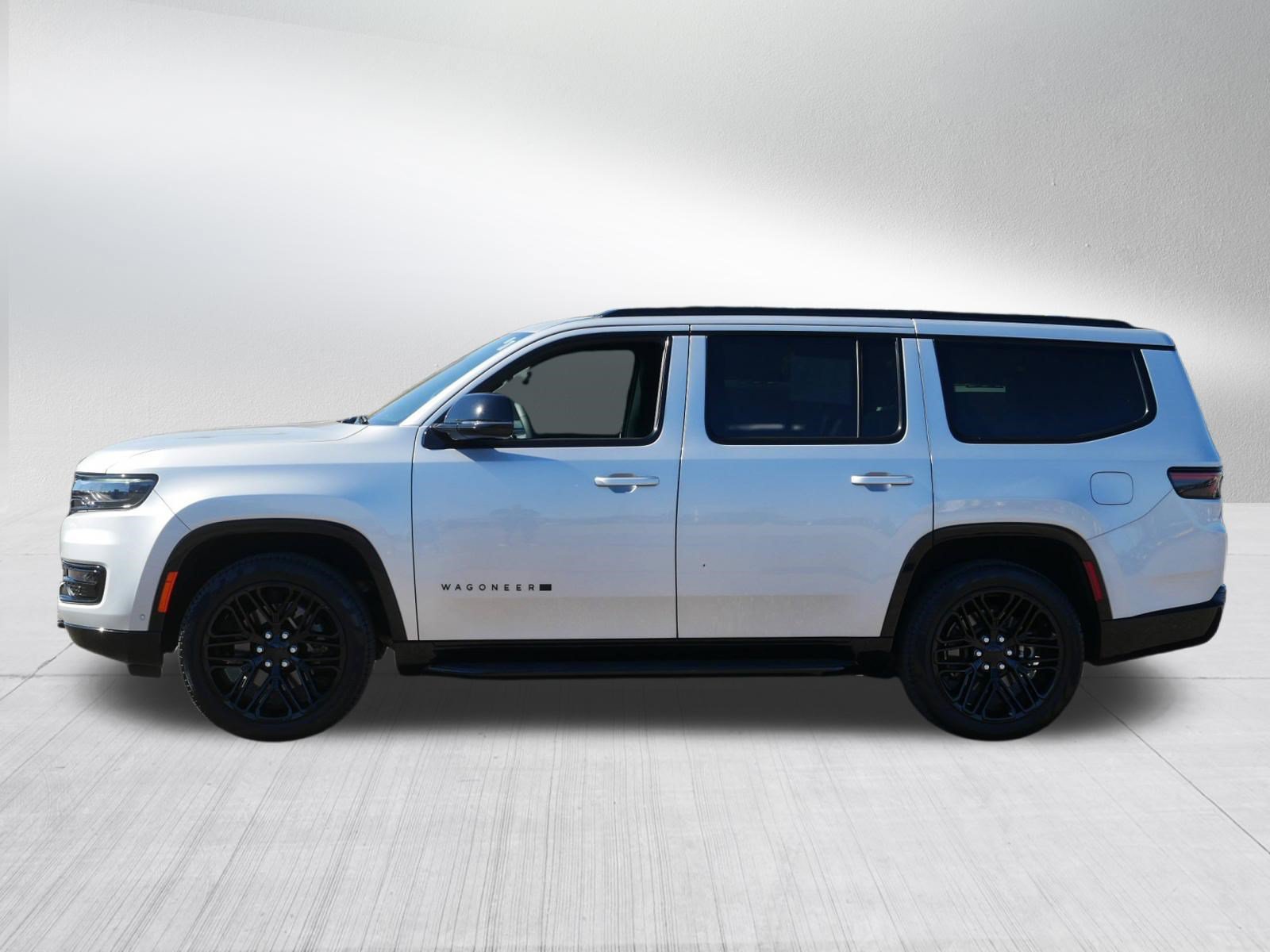 Used 2023 Jeep Wagoneer Series II AWD/4WD image 4