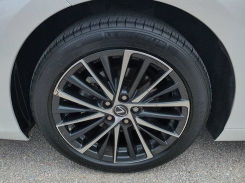 Certified 2025 Lexus ES 350 w/ Premium Package FWD image 11