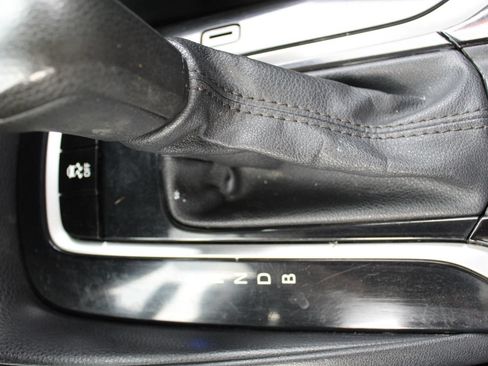 Used 2021 Toyota Corolla LE FWD image 22
