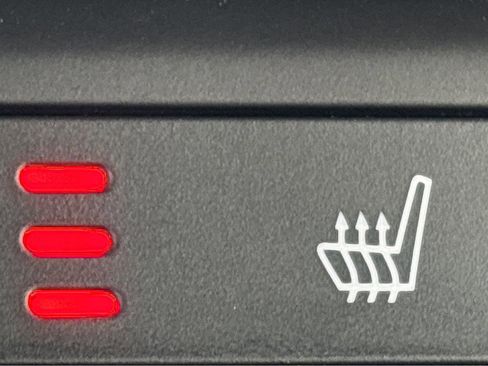 Used 2023 Dodge Durango GT image 25