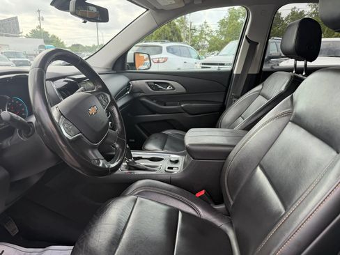 Used 2018 Chevrolet Traverse LT FWD image 9
