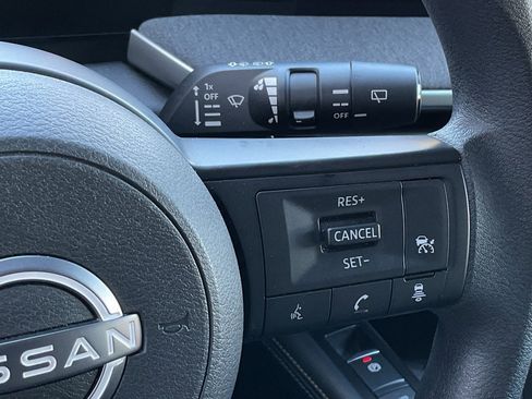 Used 2025 Nissan Kicks SV image 24