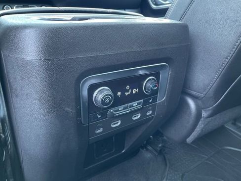 Used 2021 Chevrolet Suburban RST w/ Luxury Package image 22