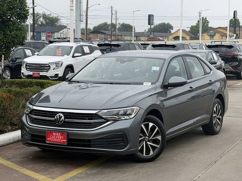 Used 2024 Volkswagen Jetta S FWD image 2