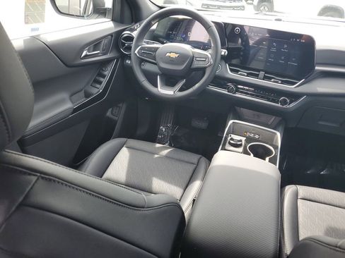 New 2026 Chevrolet Equinox LT w/ Convenience Package II FWD image 11