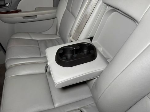 Used 2012 Chevrolet Suburban LT image 24