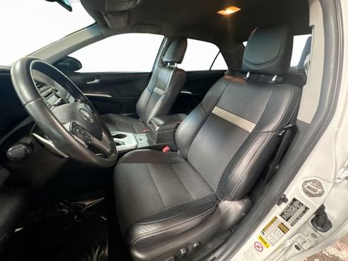 Used 2014 Toyota Camry SE FWD image 14