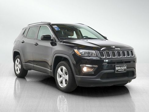 Used 2018 Jeep Compass Latitude w/ Popular Equipment Group AWD/4WD image 7