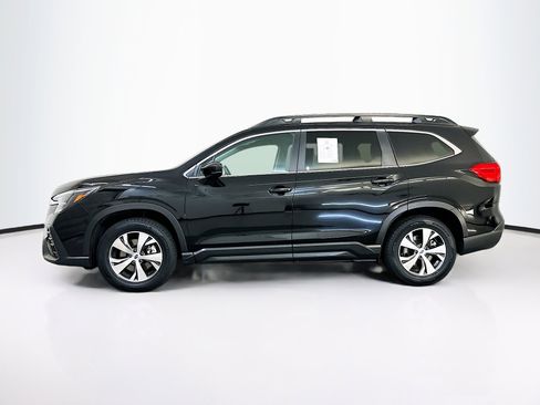 Used 2025 Subaru Ascent Premium image 4