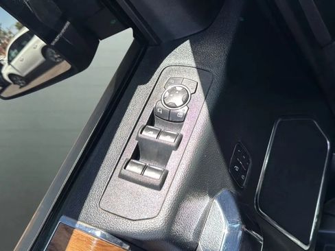 Used 2020 Ford F150 Lariat RWD image 13