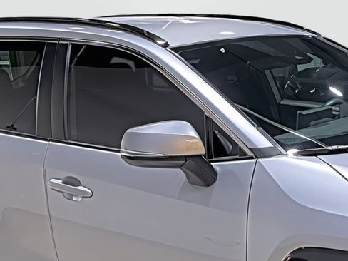 Used 2023 Toyota RAV4 SE image 15