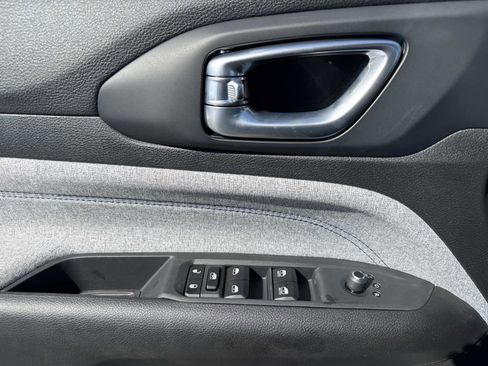 New 2026 Jeep Compass Latitude AWD/4WD image 12