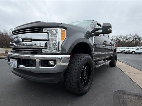 Used 2017 Ford F250 Lariat w/ Lariat Ultimate Package image 9